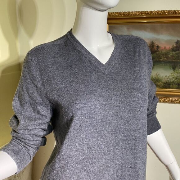 Theory 100% Merino Wool V-Neck Sweater - Picture 2 of 9